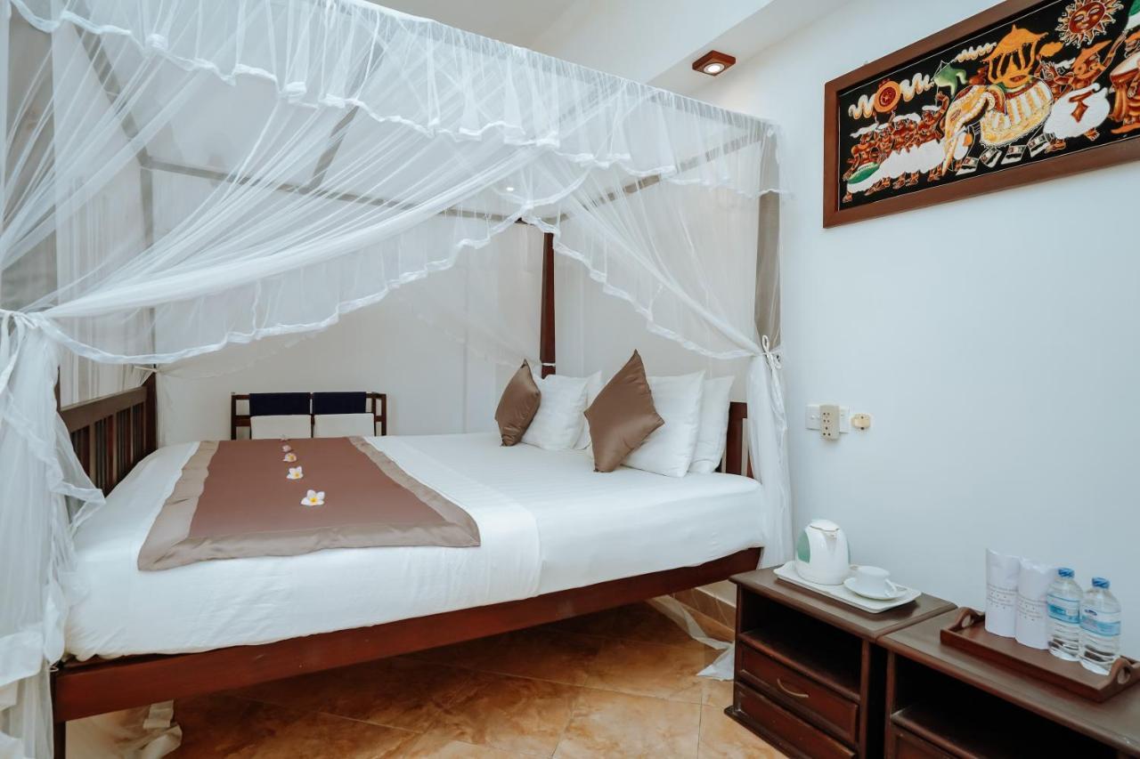 Blue Sky Beach Resort Унаватуна Екстериор снимка