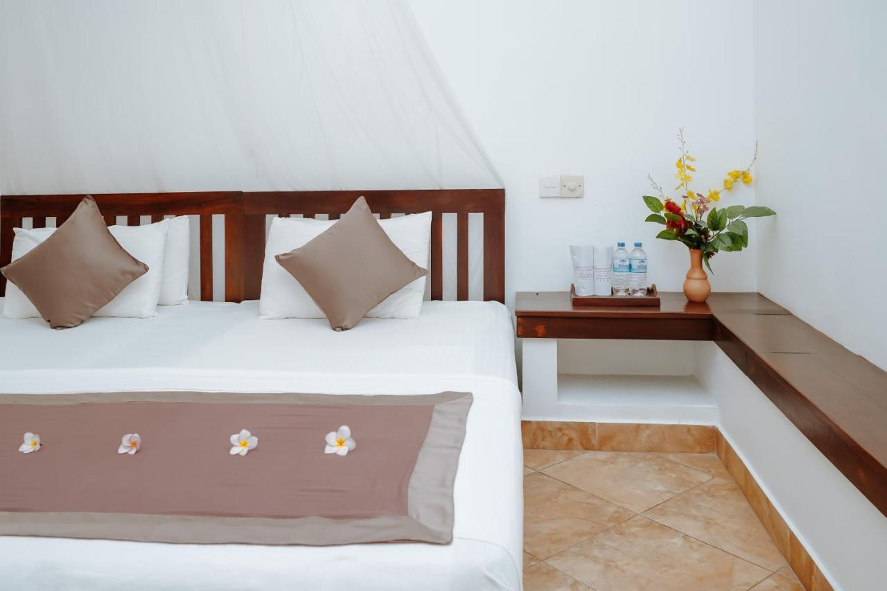 Blue Sky Beach Resort Унаватуна Екстериор снимка