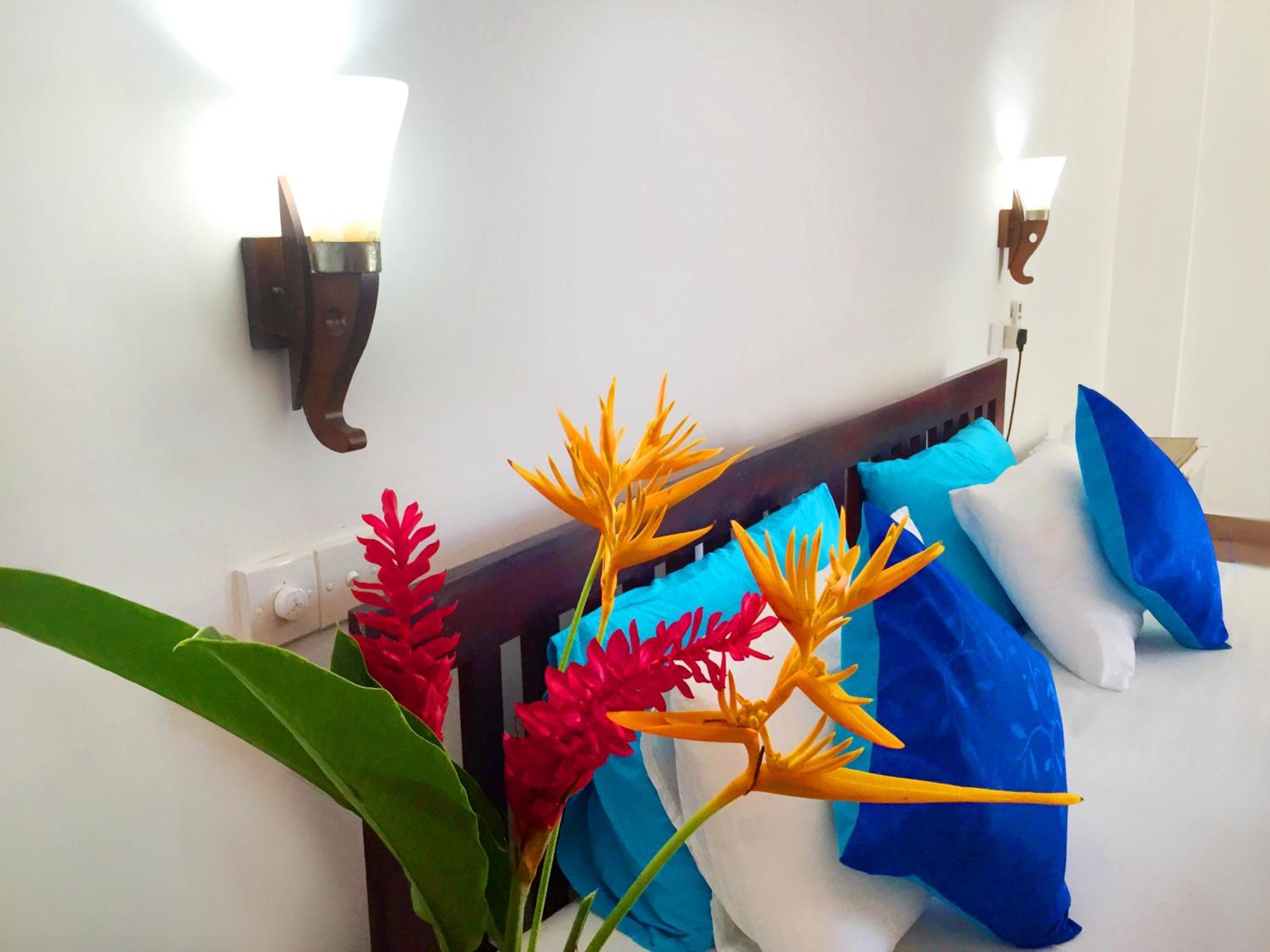 Blue Sky Beach Resort Унаватуна Екстериор снимка