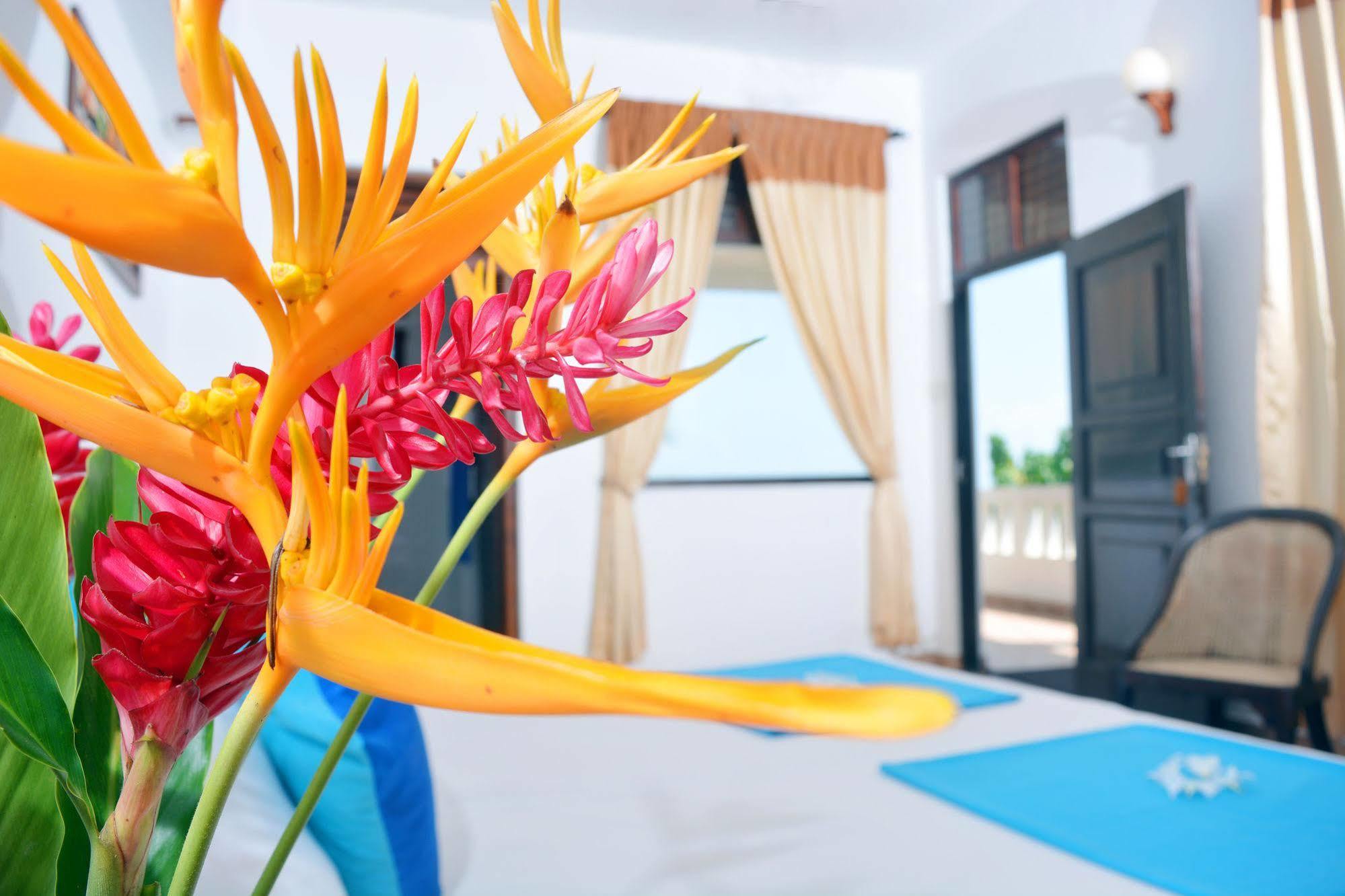Blue Sky Beach Resort Унаватуна Екстериор снимка