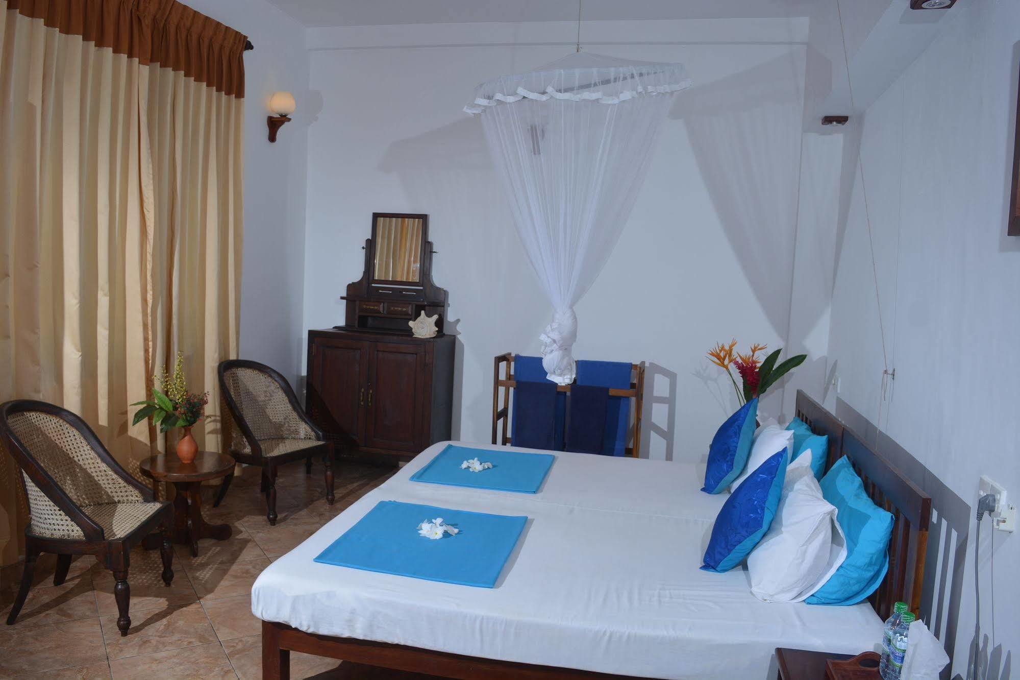 Blue Sky Beach Resort Унаватуна Екстериор снимка